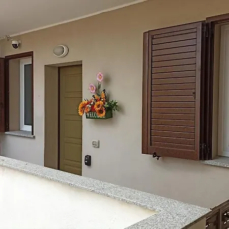 Sun House Sulla Laguna Apartment *